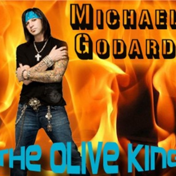 Michael Godard "Olive & Martini Glass" Key Chain. - Picture 4 of 4